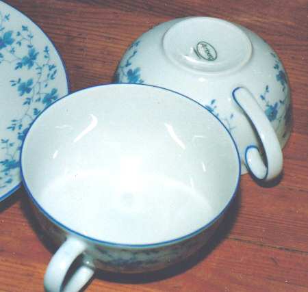 Blue Flowers (Blue Trim, Coupe) Flat Cup