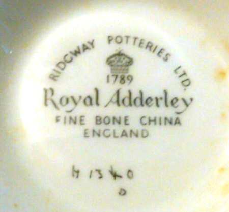 H1340 Footed Cup