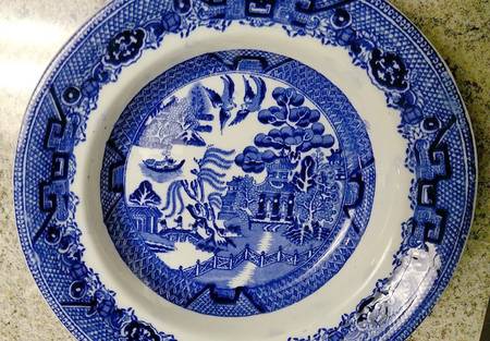 Willow Blue (Smooth, Gold Trim) Rim Soup Bowl
