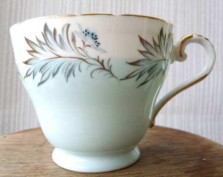 2441 Footed Cup