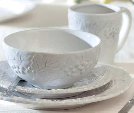 Bianca Grapevine Large Dinner Plate