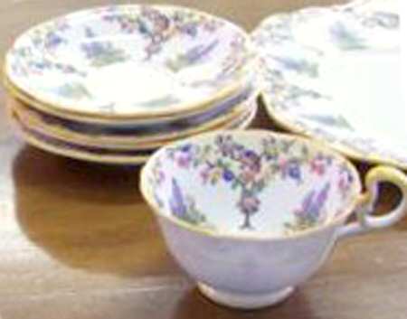 B426 Footed Cup & Saucer Set