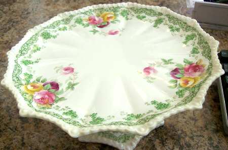 13900 Footed Cake Plate