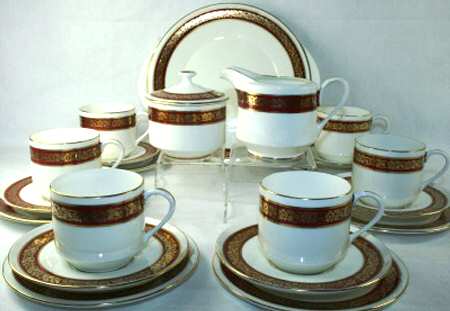 2695 Handled Cake Plate