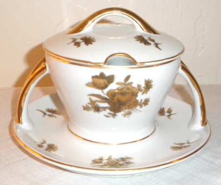 G1236 Gravy Boat w/Attached Underplate & Lid
