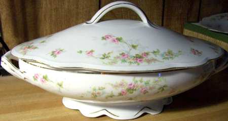 2629 Round Covered Vegetable