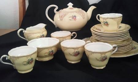 C291-7 Footed Cup & Saucer Set
