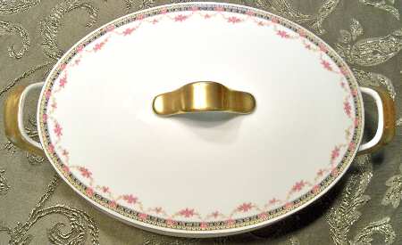 7647 Oval Covered Vegetable