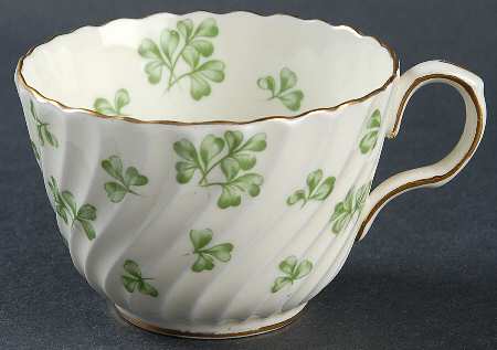 D944 Footed Cup