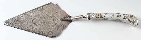 Floraine White (Floral) Pie & Cake Server with Silverplate Blade