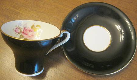 2225 Black Flat Cup & Saucer Set