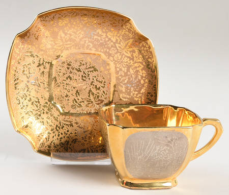 ARZ250 Footed Cup & Saucer Set