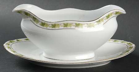 ADH26 Gravy Boat & Underplate