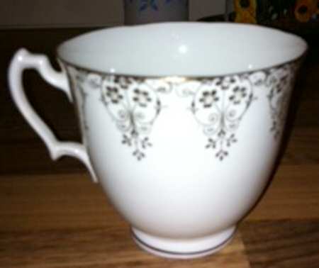 16711Y Footed Cup