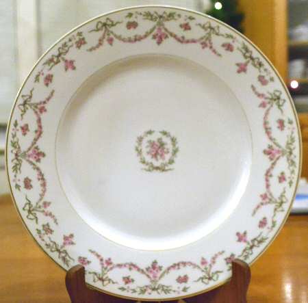 AHR16 Dinner Plate
