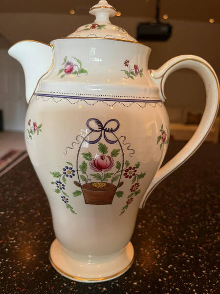 A1676 Chocolate Pot & Lid