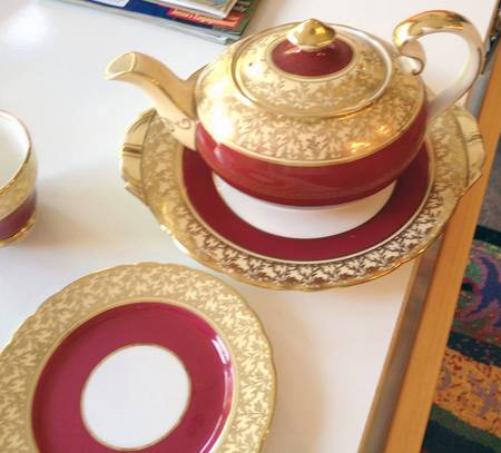 C163 (Red) Teapot & Lid