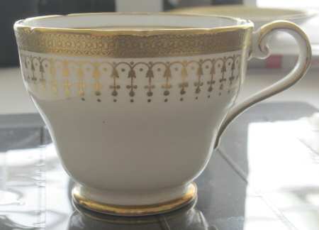 B3835 Footed Cup