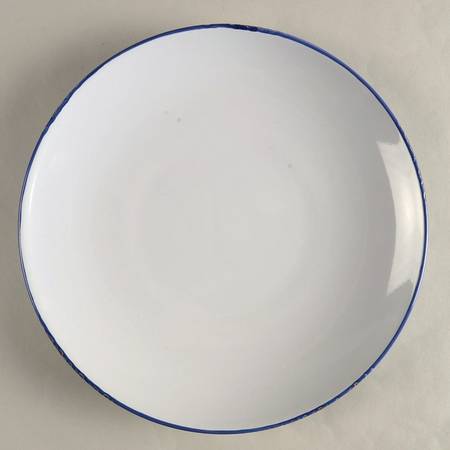 Enamel Style by 100 Essentials