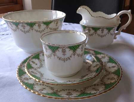 A89 Footed Cup & Saucer Set