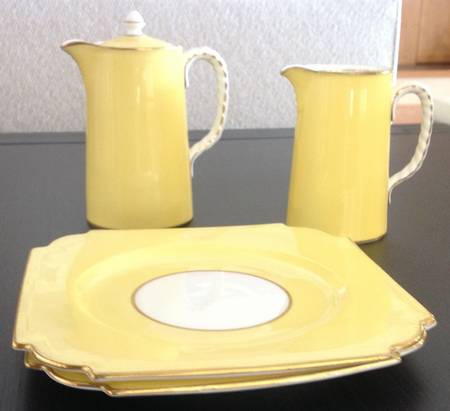 AYN264 Square Cake Plate