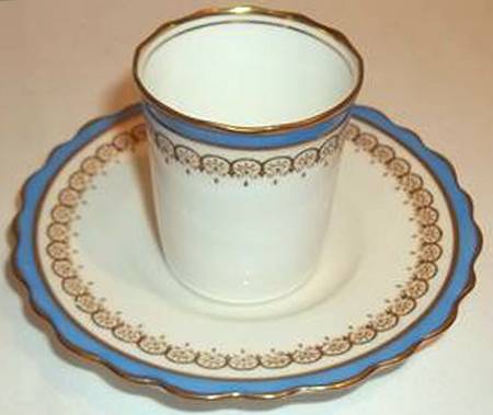 B452 Flat No Handles Cup & Saucer Set