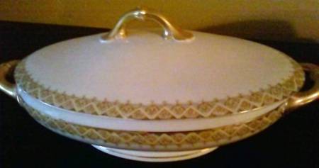 7435b Oval Covered Vegetable