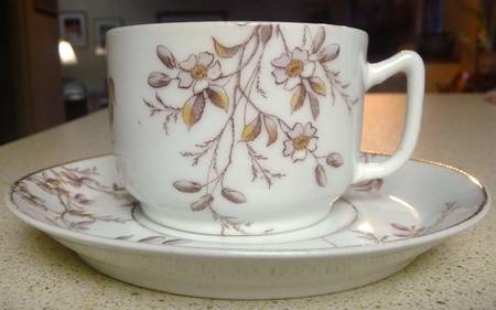 AUS102 Footed Cup & Saucer Set