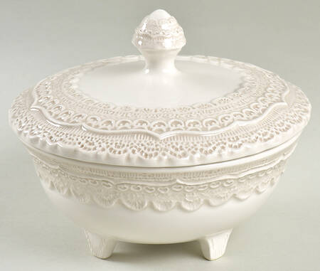 Finezza Cream 5" Round Dish & Lid