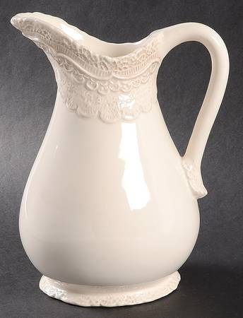 Finezza Cream 28 Oz Pitcher