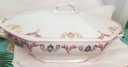 ALT714 Oval Covered Vegetable