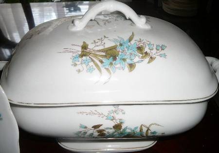 AUS104 Rectangular Tureen & Lid