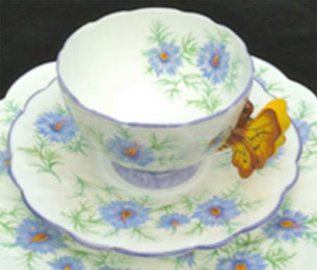 1325 Footed Cup & Saucer Set