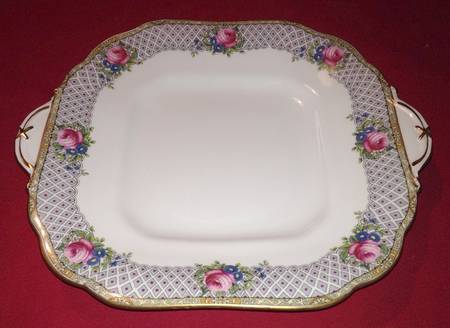 AYN275 Handled Cake Plate