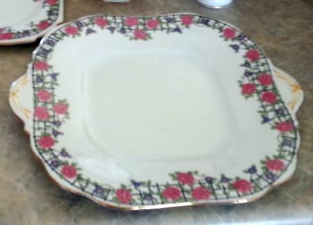 H329 Square Handled Cake Plate