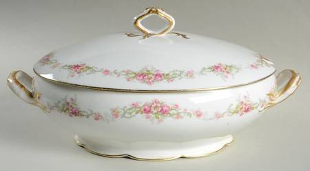 AHR1059 Oval Tureen & Lid