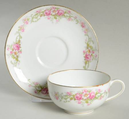 AHR1059 Footed Cup & Saucer Set