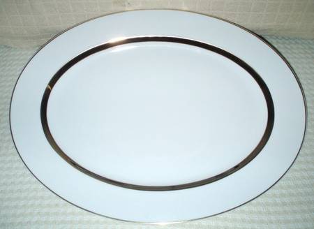 Andante Charcoal 16" Oval Serving Platter