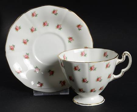 H878 Footed Cup & Saucer Set