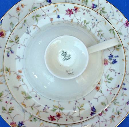 936 Footed Cup & Saucer Set