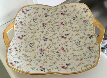 936 Handled Cake Plate