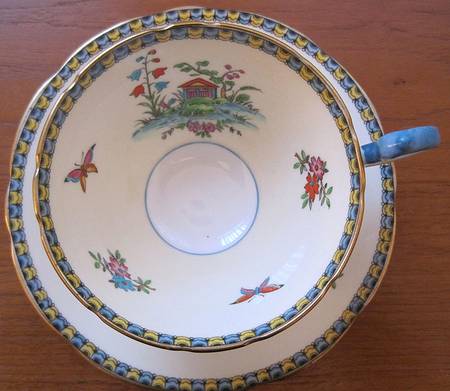 B1460 Footed Cup & Saucer Set