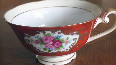ALA27 Footed Cup