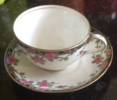 A2749 Flat Cup & Saucer Set
