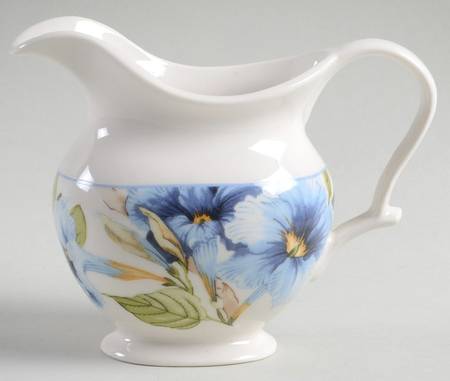 Lyanna Blue Creamer