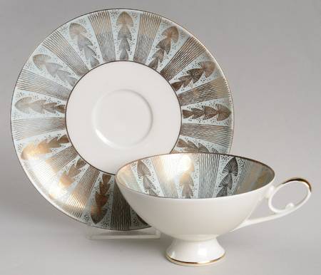 1290 Footed Cup & Saucer Set