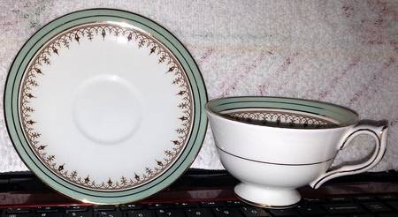 Leighton Green (Smooth) Footed Cup & Saucer Set