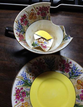 ATZ11 Footed Cup & Saucer Set