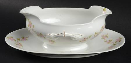 ALT878 Gravy Boat with Attached Underplate