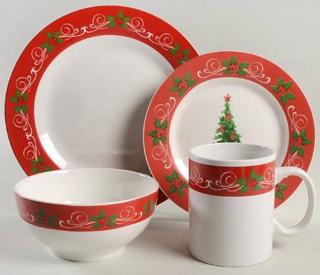 Classic Christmas 32 Piece Estate Set